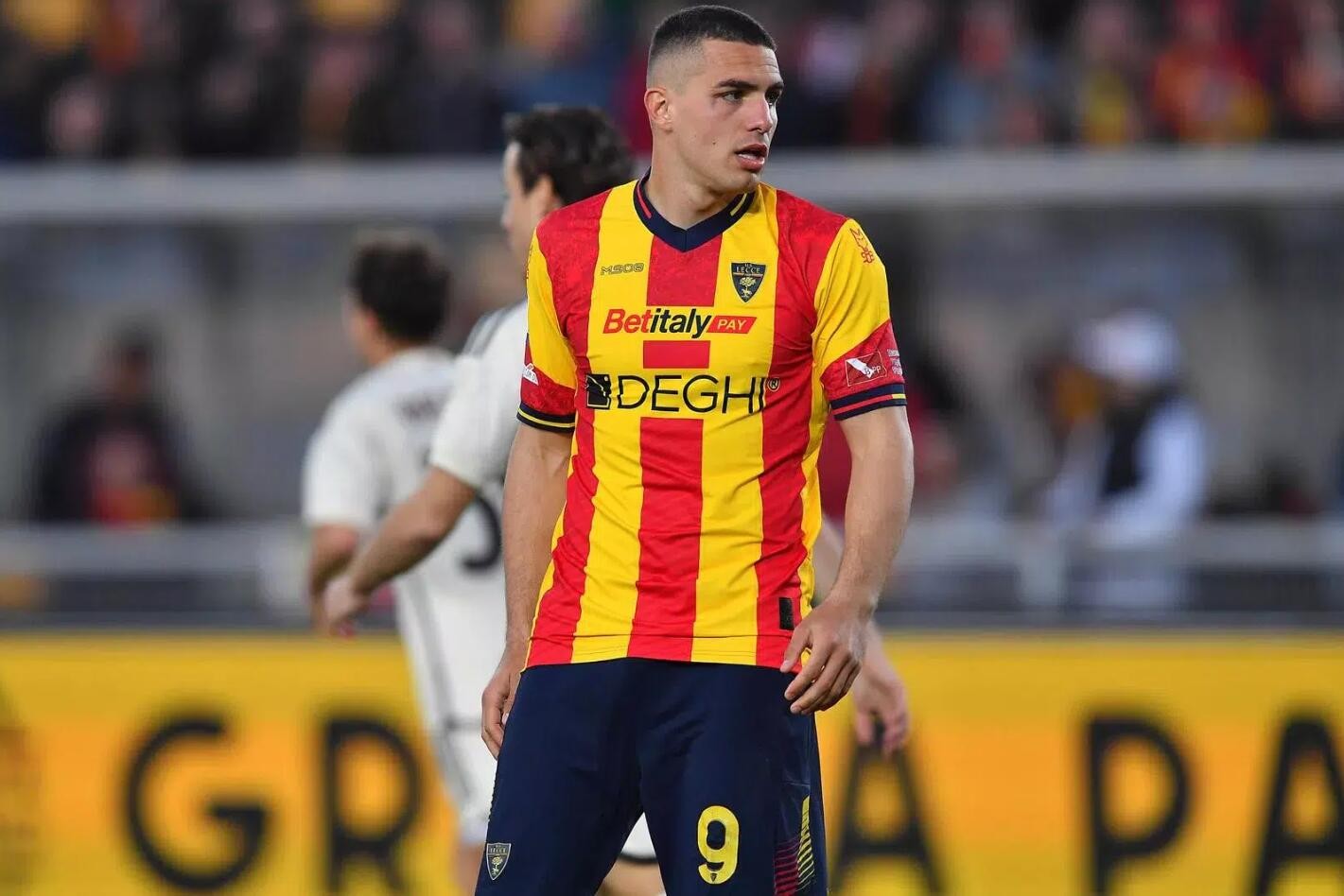 皇家社会主帅宣布辞职,球队正寻找新帅接任,稳步上升 皇家社会主帅宣布辞职,球队正寻找新帅接任,稳步上升