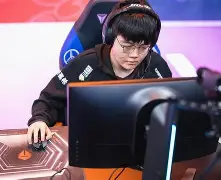 BLG血洗V5，Faker完成史诗逆转顶尖较量八强赛，锁定晋级资格