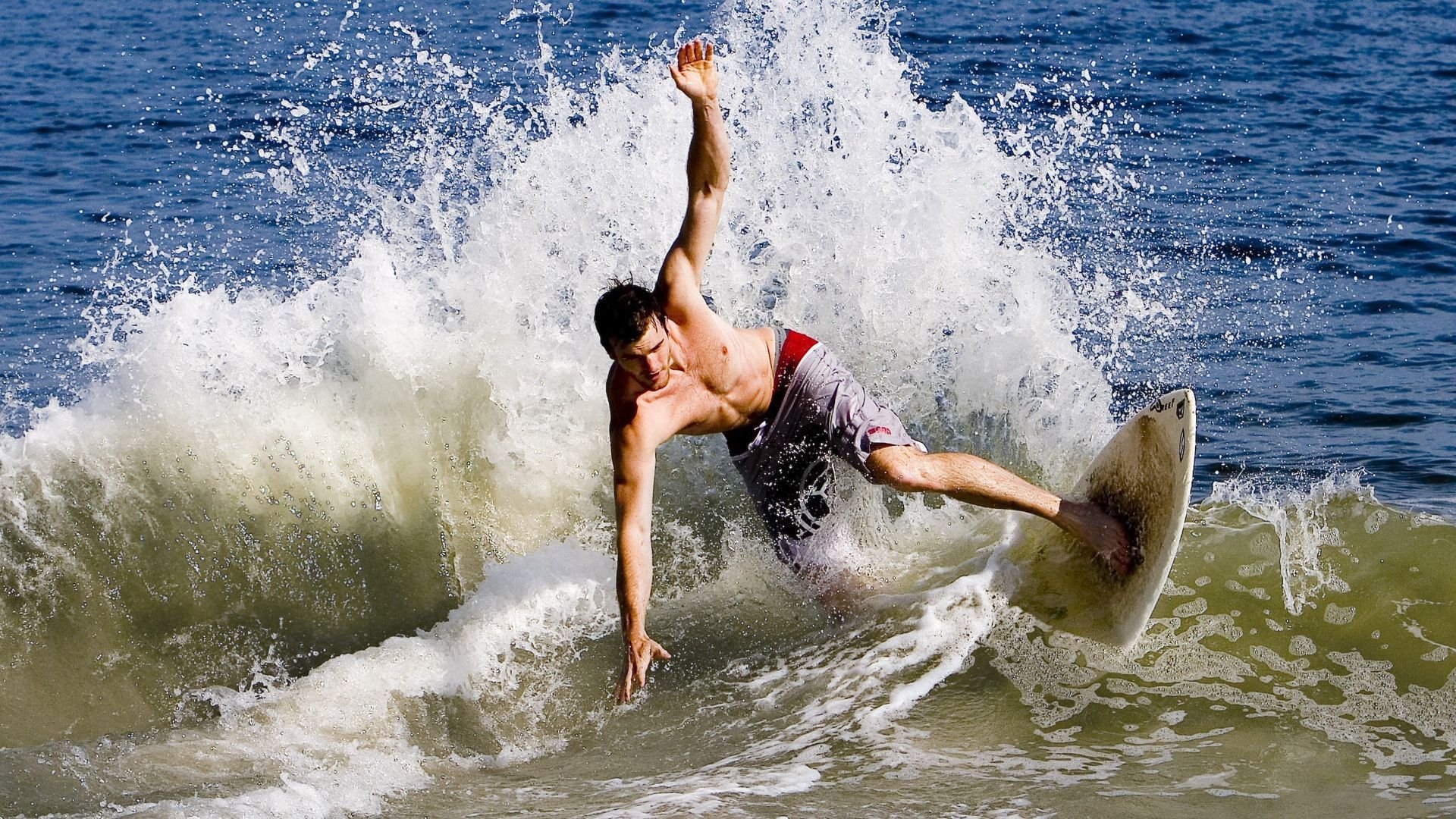 贝恩定乾坤！鏖战魔鬼主场，这一战他如何从外援变外援？