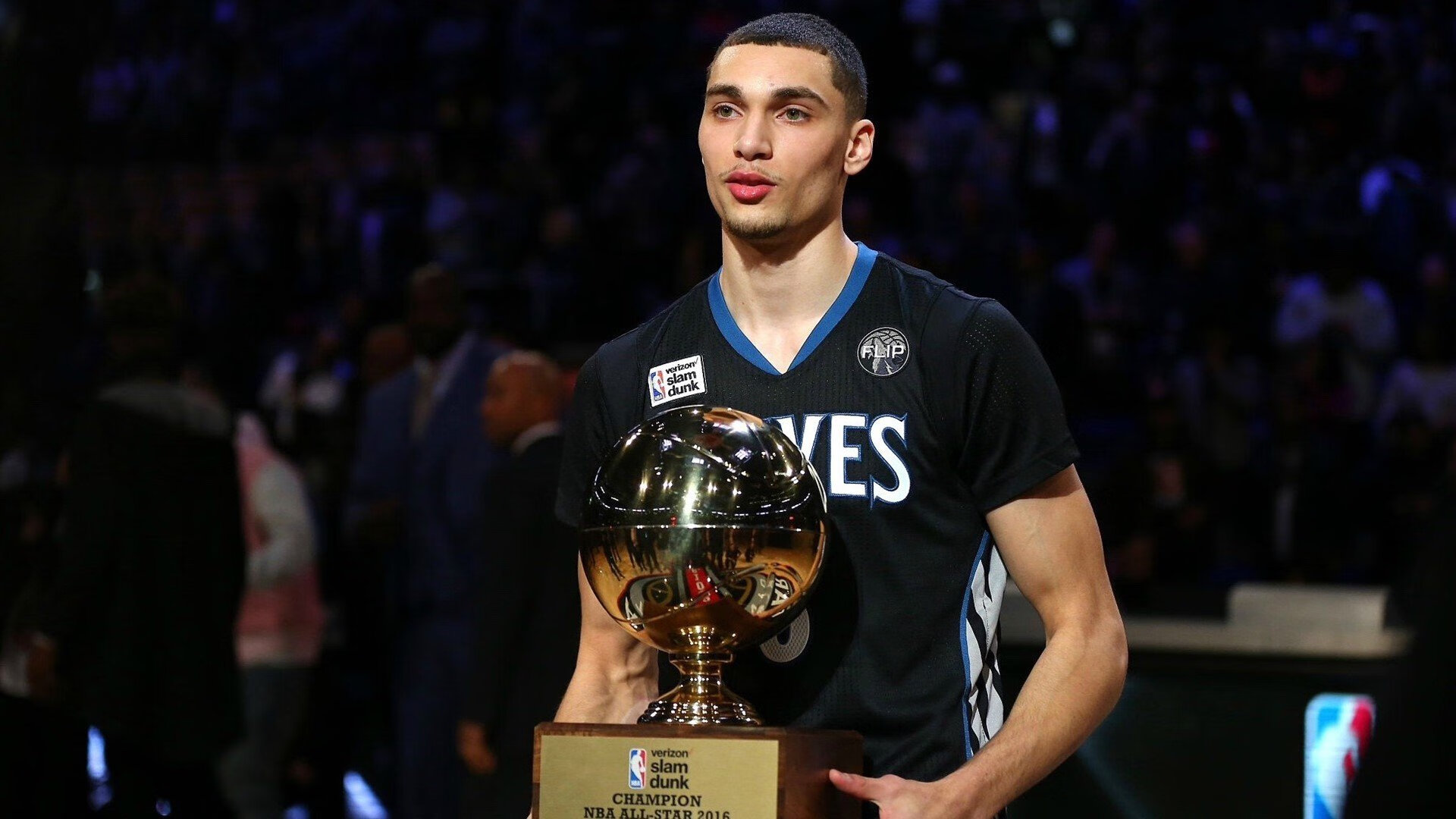 独行侠淘汰北京队?利拉德戴表时刻诠释何谓巨星接管比赛